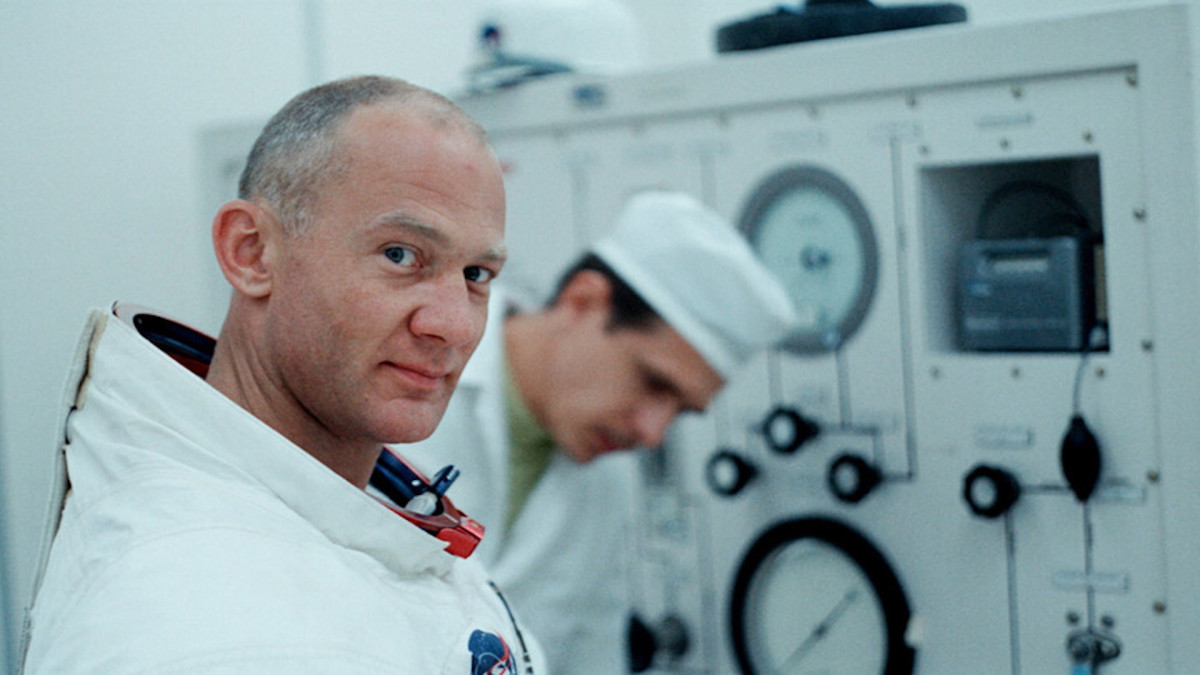 APOLLO 11